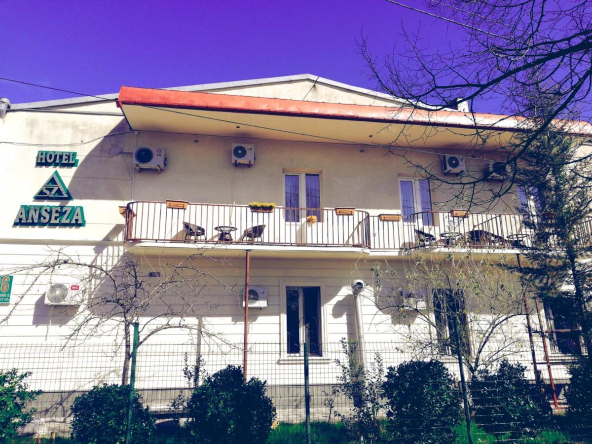 Hotel Anseza à Koutaïssi Extérieur photo